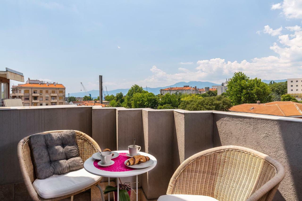 Deluxe Apartment Marina With A Private Parking Риека Экстерьер фото